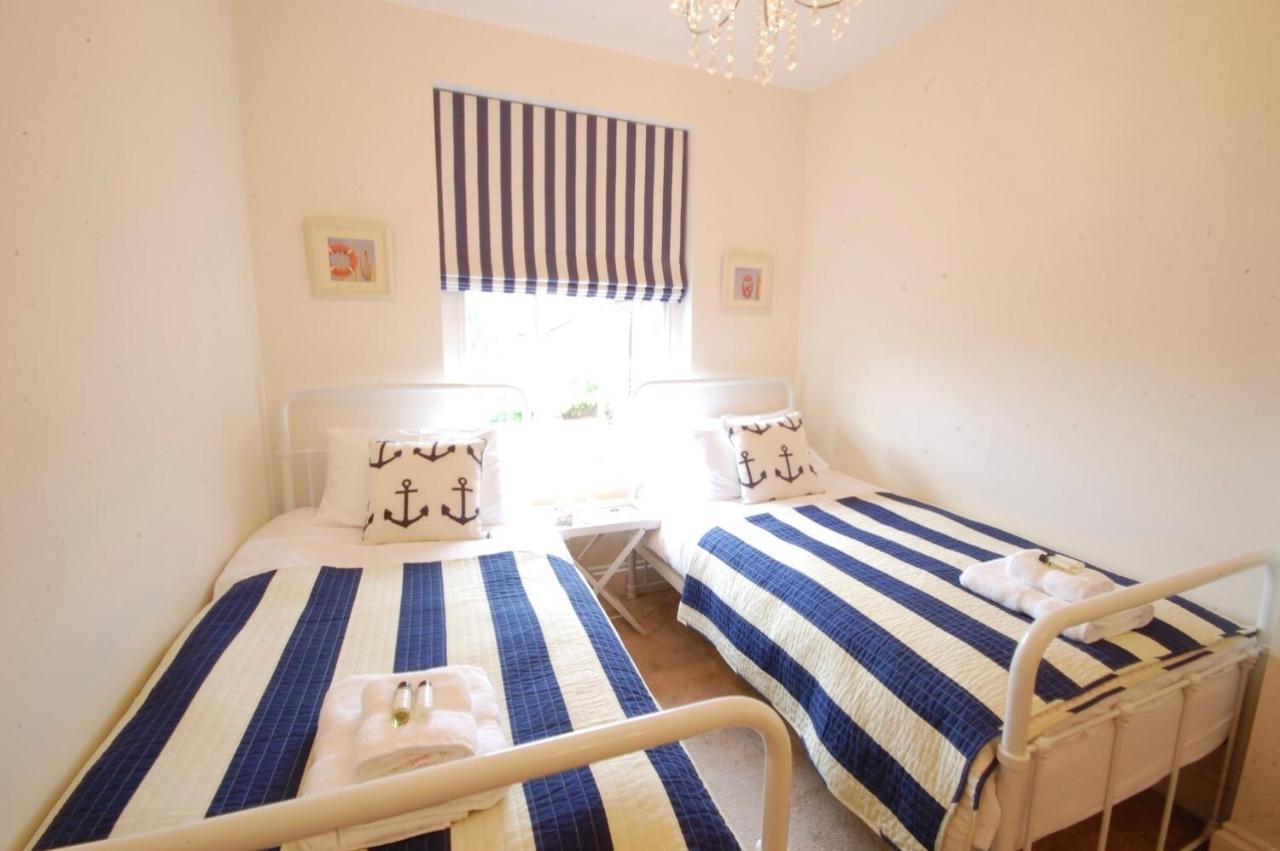 High Tide, Crabbe Street, Aldeburgh Apartment Bagian luar foto