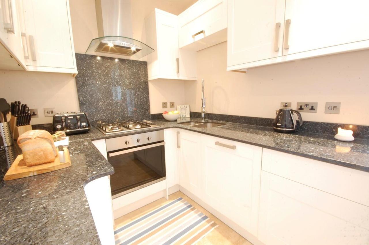 High Tide, Crabbe Street, Aldeburgh Apartment Bagian luar foto