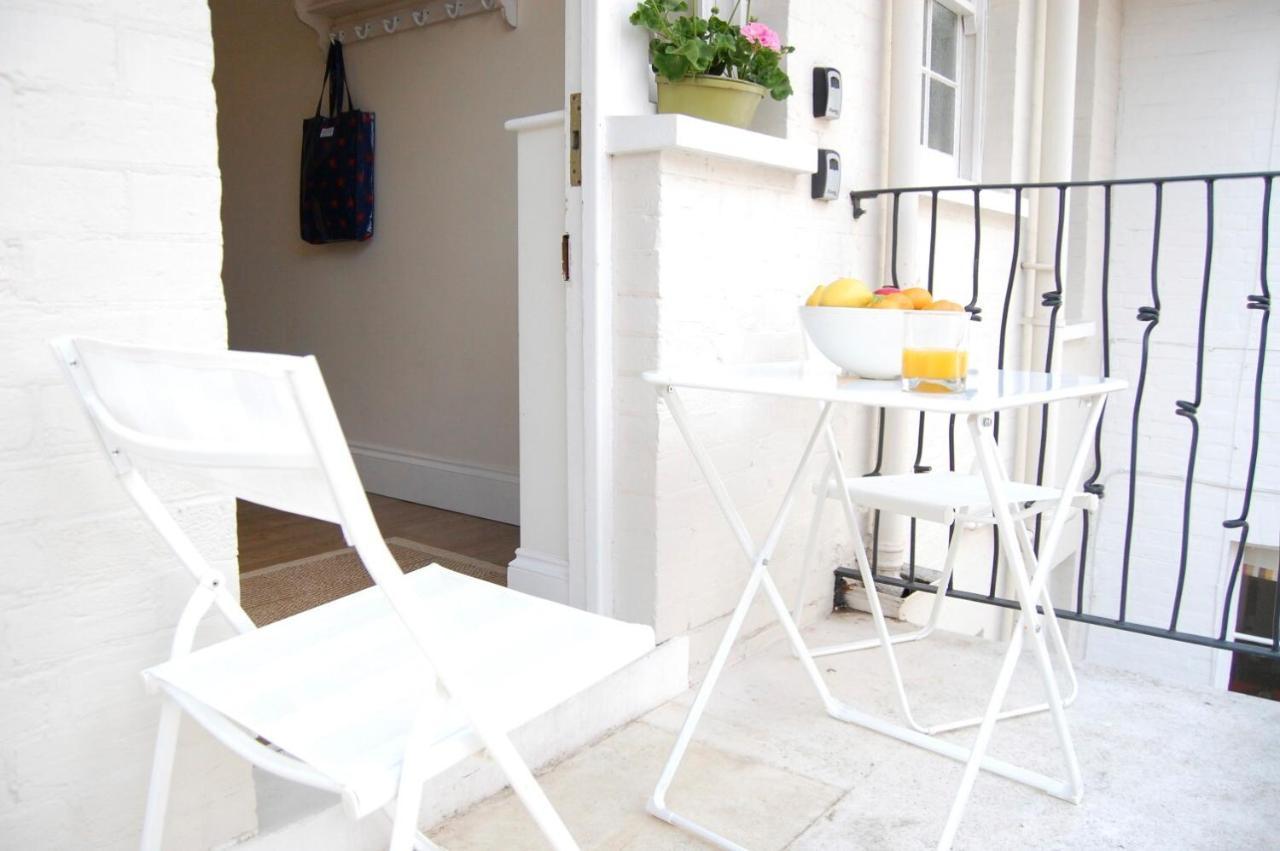 High Tide, Crabbe Street, Aldeburgh Apartment Bagian luar foto